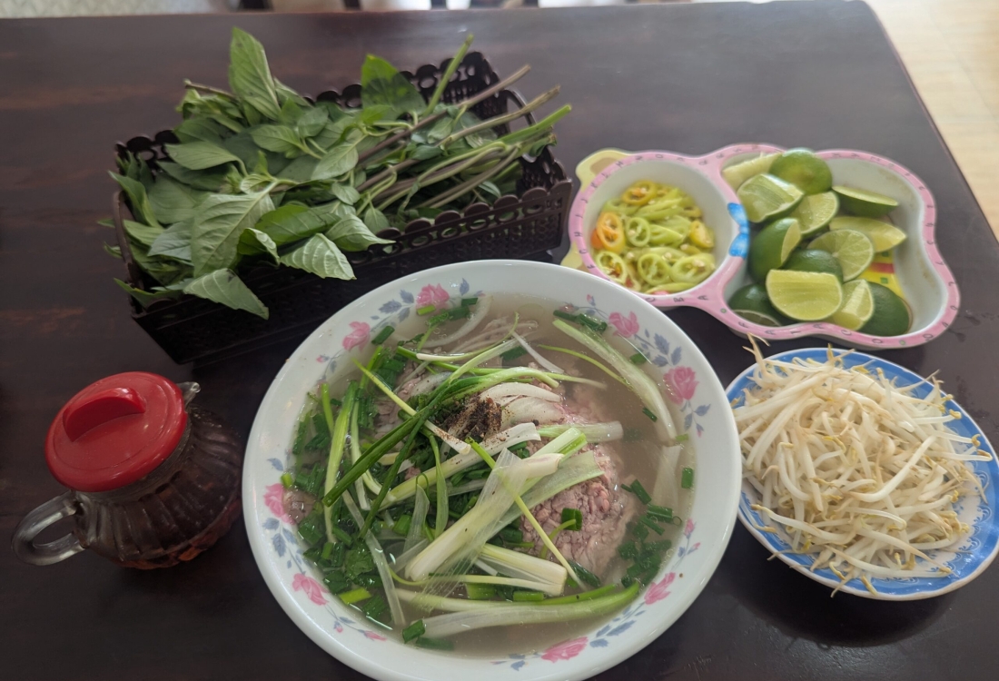 Vietnam - Street Food, coffee and Tea!