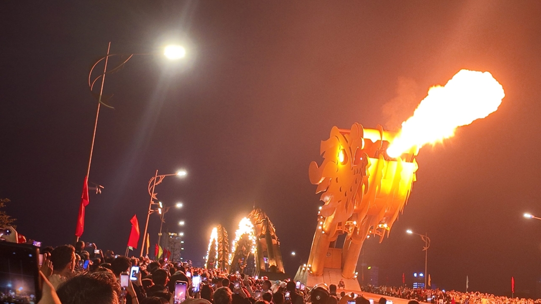 The Dragon bridge - Da Nang, Vietnam!🔥🐉