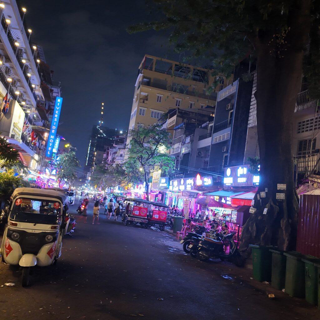 Phnom Penh, Cambodia – night market!