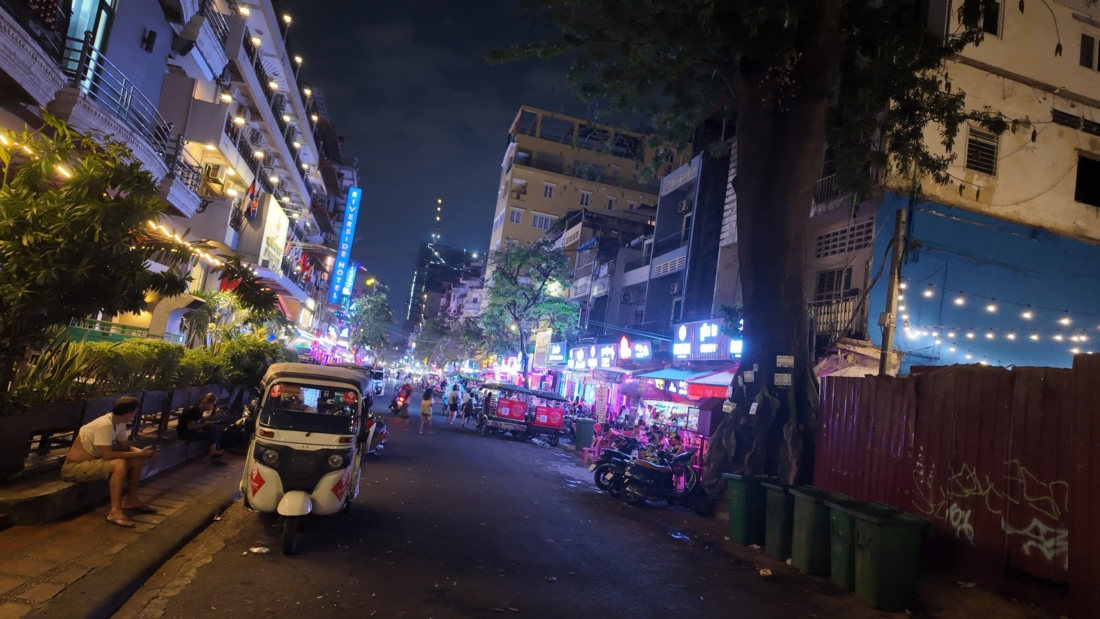 Phnom Penh, Cambodia - night market!