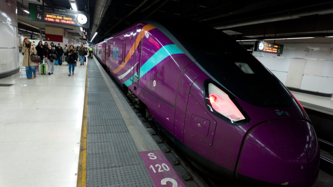 Italy train travel! Fast and faster!!